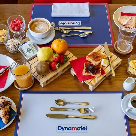 Отель Dynamotel